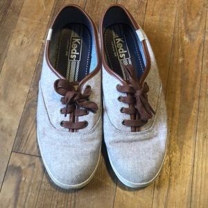 Tan wool Keds w/ leather trim